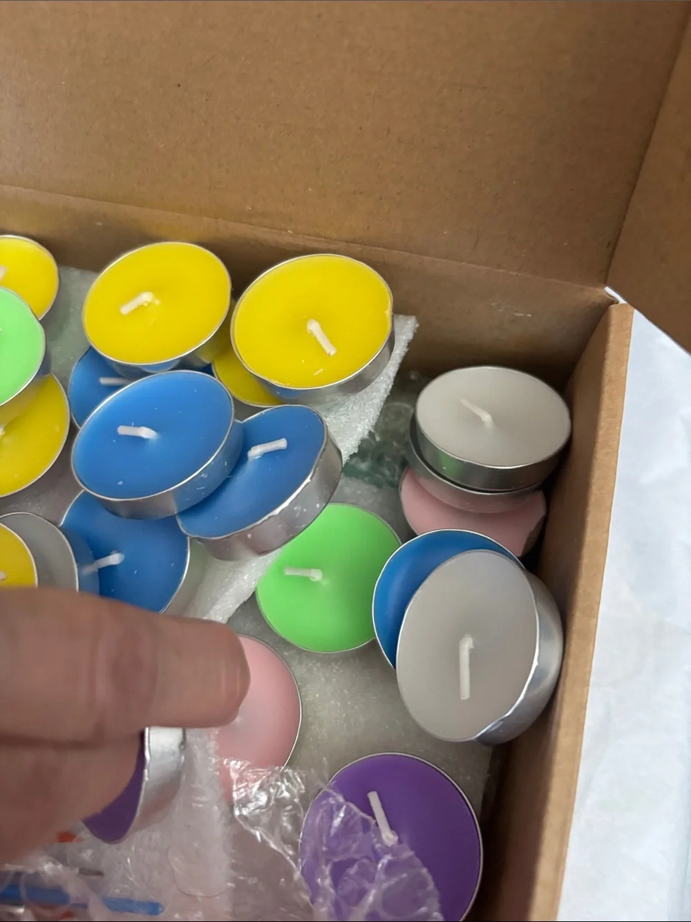 Multipack Unscented Tea Lights with Pink Taper Accent Candles